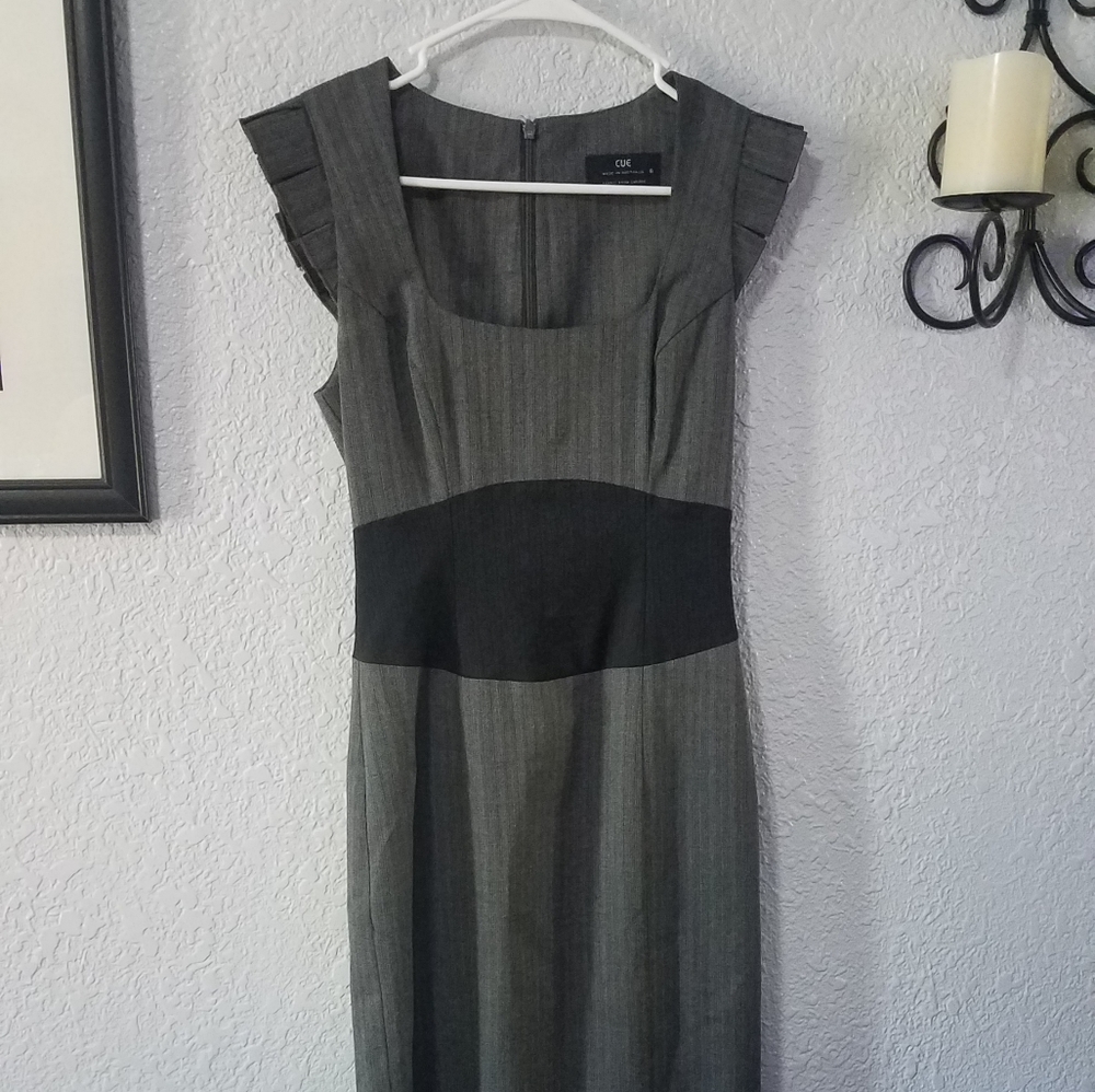 Cue Australia gray sheath dress